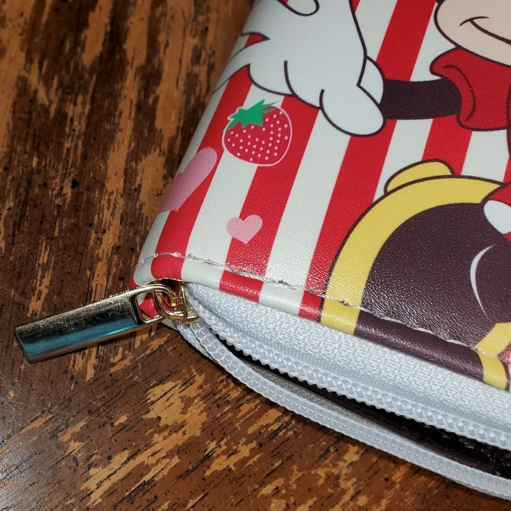 Minnie Mouse Wallet With Strawberries - Picture 4 of 5